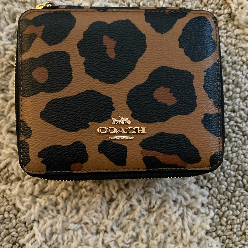 COACH LEOPARD JEWELRY BOX!! NWT!!